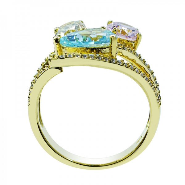 anel de prata banhado a ouro amarelo com pedras principais coloridas 