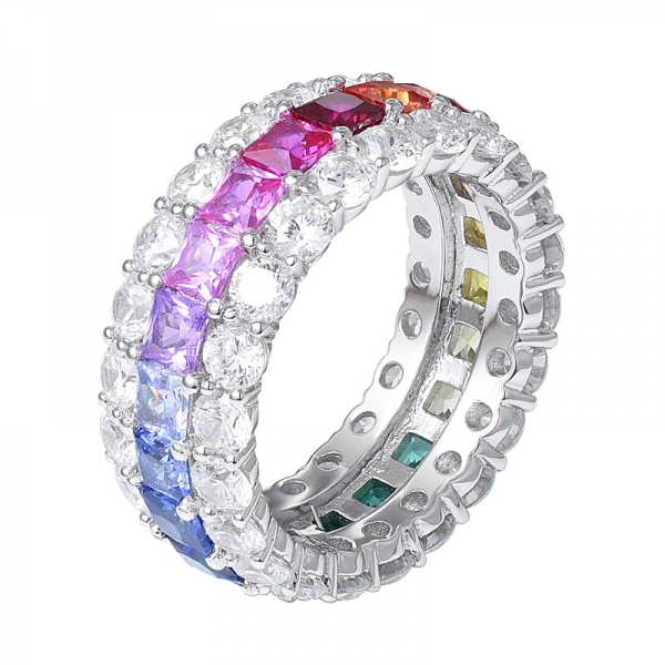 gema de safira colorida sintética de três linhas de corte quadrado ródio sobre anel de eternidade de arco-íris de prata esterlina 