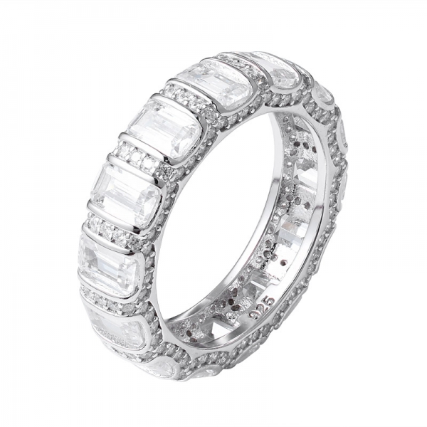 zircônia cúbica branca esmeralda cortado em ródio sobre prata esterlina anel eternidade 