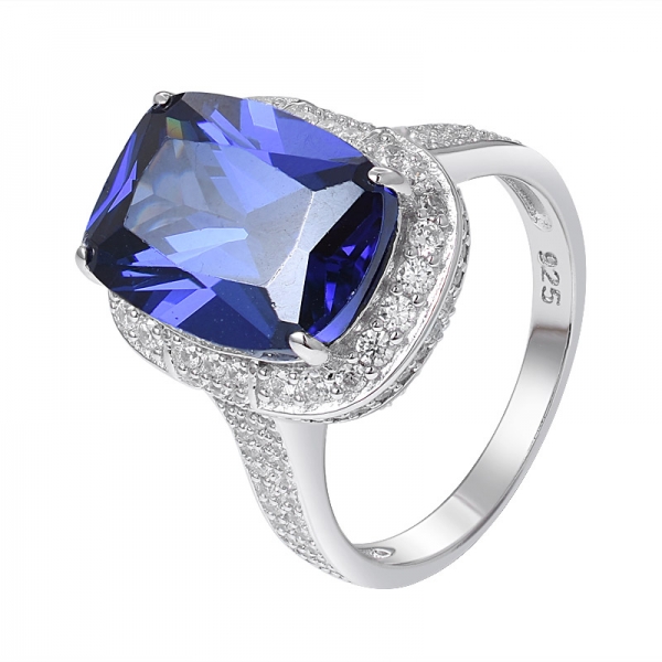 azul Tanzanite Criou almofada de corte de ródio sobre anel de noivado de prata esterlina 