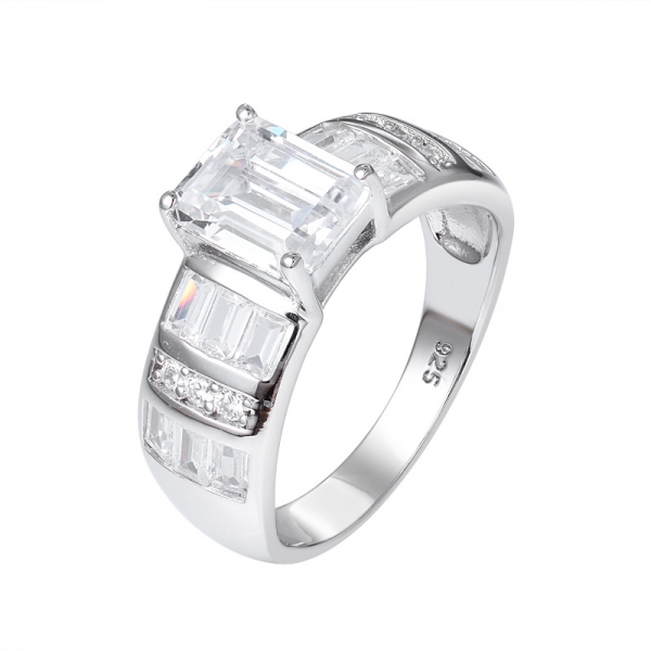  1ct Esmeralda com corte cúbico de ródio branco sobre anel de noivado de prata esterlina 