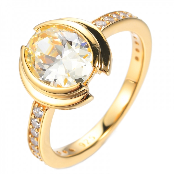 Anel de prata oval 925 amarelo diamante cúbico zircão central banhado a ouro
 
