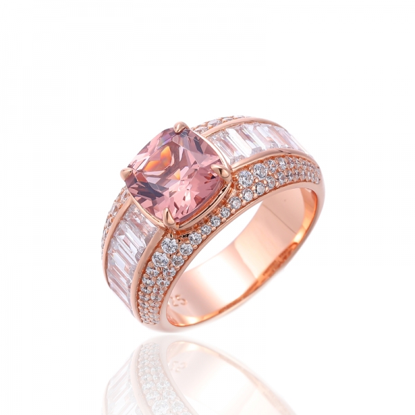 Almofada Morganite Nano e anel de prata de zircão cúbico branco com chapeamento de ouro rosa 