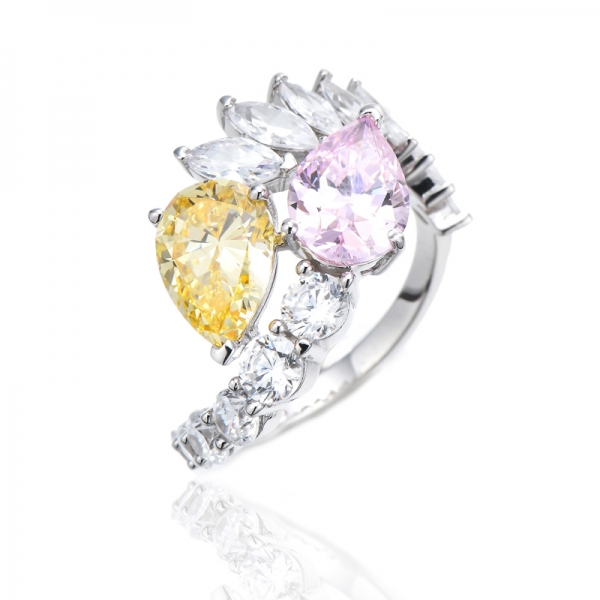 Amarelo de diamante em forma de pera e rosa de diamante com anel de prata de ródio de zircão cúbico branco 