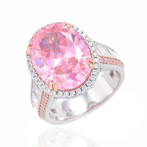 Anel de prata de zircão cúbico rosa e branco de forma oval com chapeamento de ródio e ouro rosa 