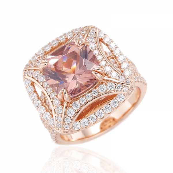 Almofada Morganite Nano e anel de prata branco redondo com chapeamento de ouro rosa 