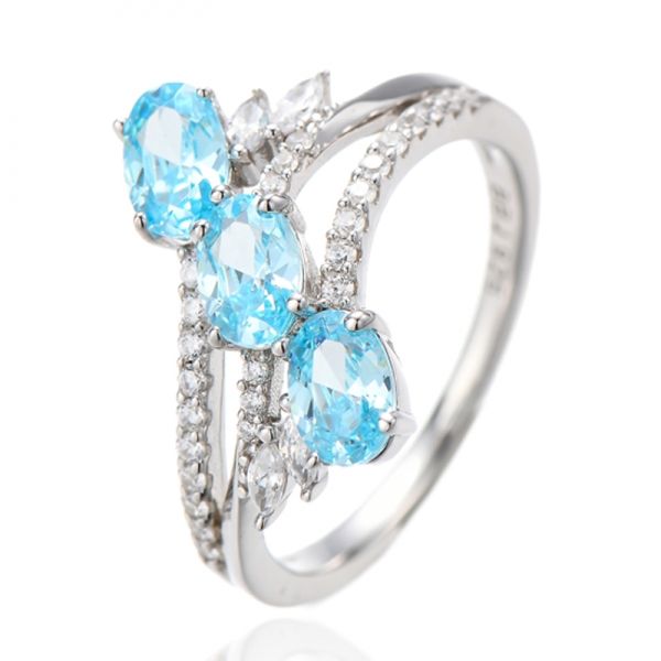 Anel oval com diamante azul e zircônia cúbica branca marquise e ródio em prata 