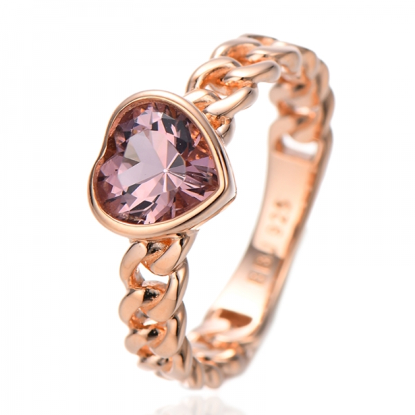 Anel de prata nano morganita em formato de coração com banho de ouro rosa 