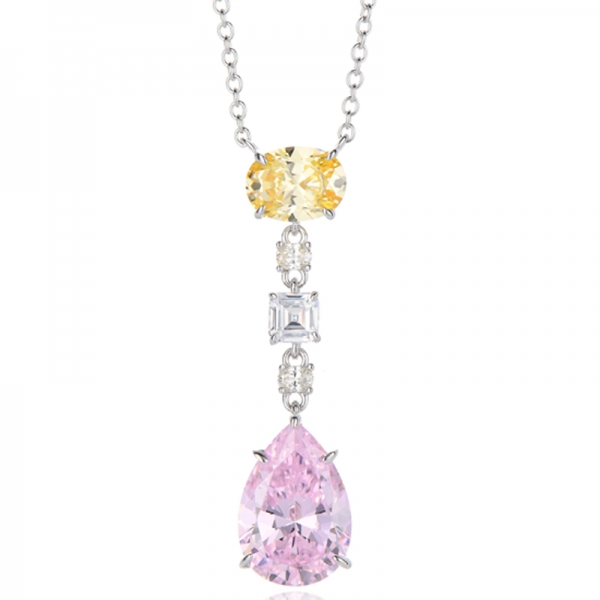 Colar de prata nano ródio com diamante em formato de pera e zircônia cúbica G e verde Asscher 