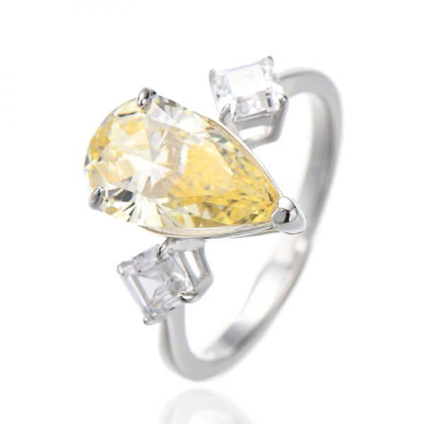 Anel de prata e ródio com zircônia cúbica branca Asscher e diamante em formato de pêra 