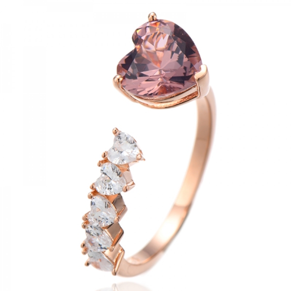 Anel de prata com nano morganita em formato de coração e zircônia cúbica branca com banho de ouro rosa 