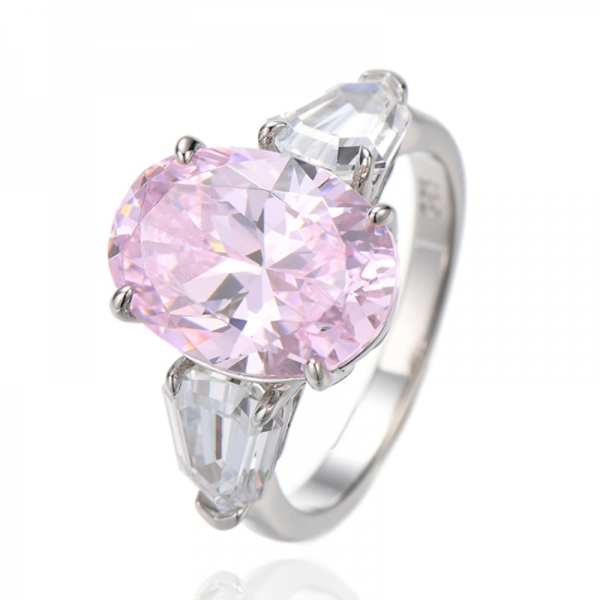 Anel oval com diamante rosa e heptágono branco, zircônia cúbica e ródio em prata 